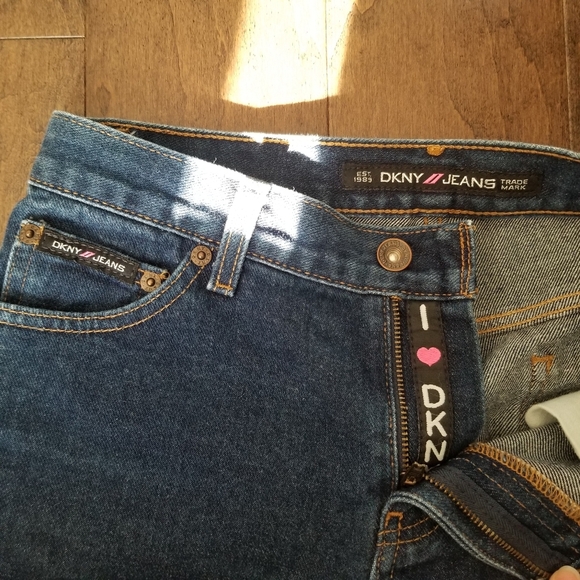 Vintage DKNY Midrise Denim Shorts - Picture 3 of 6